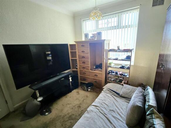 4 bed Semi-Detached for sale Image 9