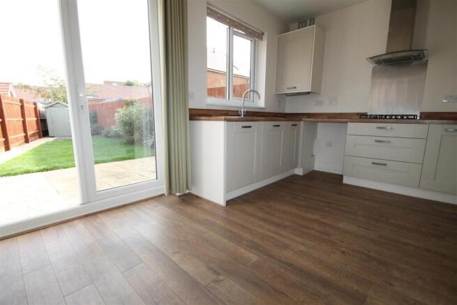 Kitchen 2.JPG