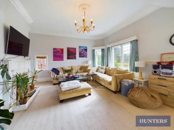 3 bed Apartment for sale Image 4