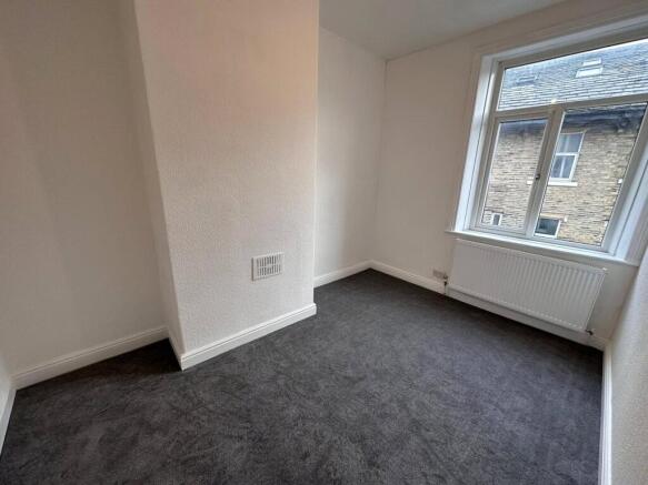 2 bed Terraced to rent Image 9