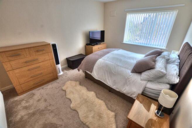 Bedroom 1 hamilton.jpg