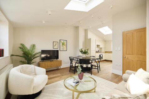 28 Tooting High Street, London, SW17