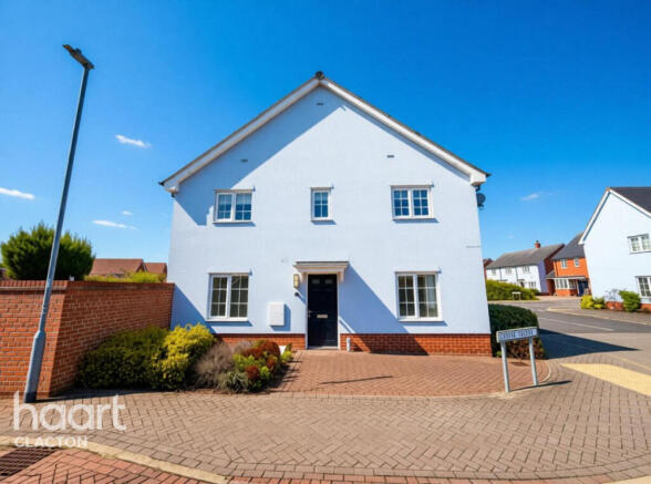 3-bed semi-detached on Cleave Close, Clacton-On-Sea, £260,000