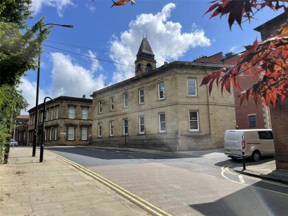 1 bed Ground Flat to rent Image 12