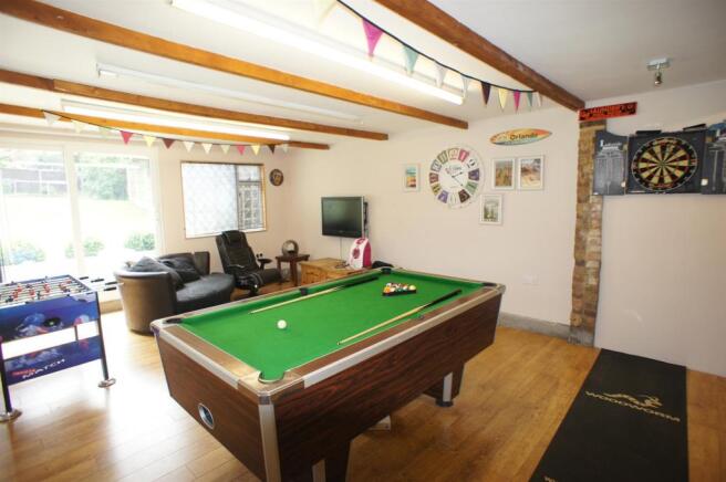 GAMES ROOM/WORKSHOP