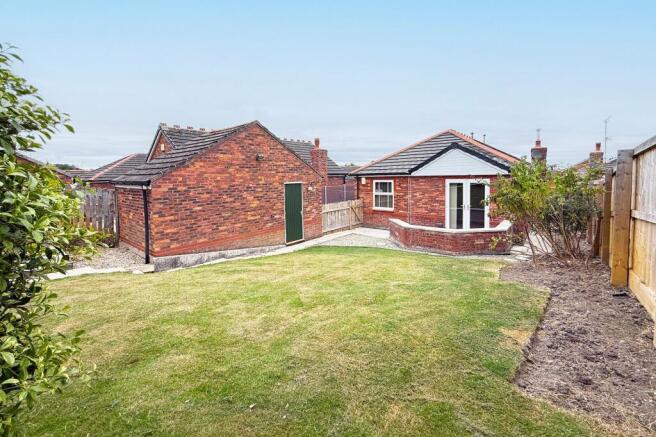 3 bed Detached Bungalow to rent Image 12