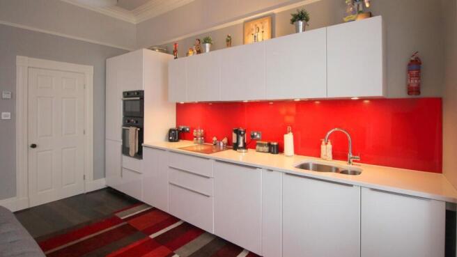 2 bed Flat to rent Image 5