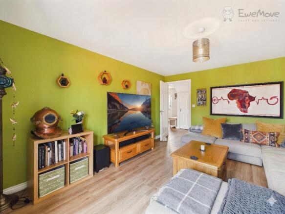 EWEMOVE SOUTH MOLTON - 42 BEECH GROVE