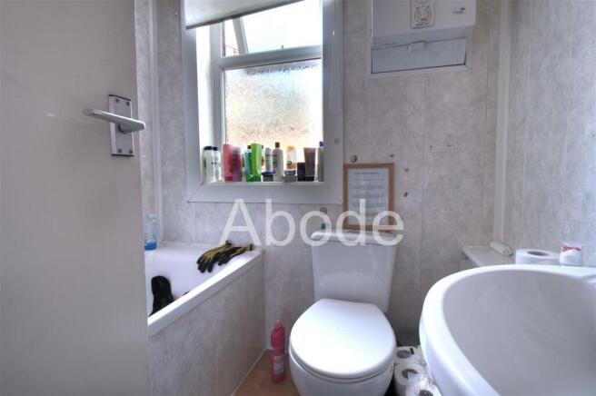 5 bed House to rent Image 7