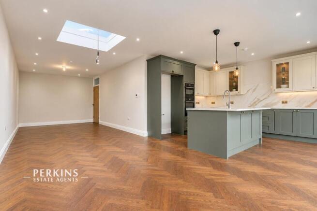KITCHEN 2.jpg