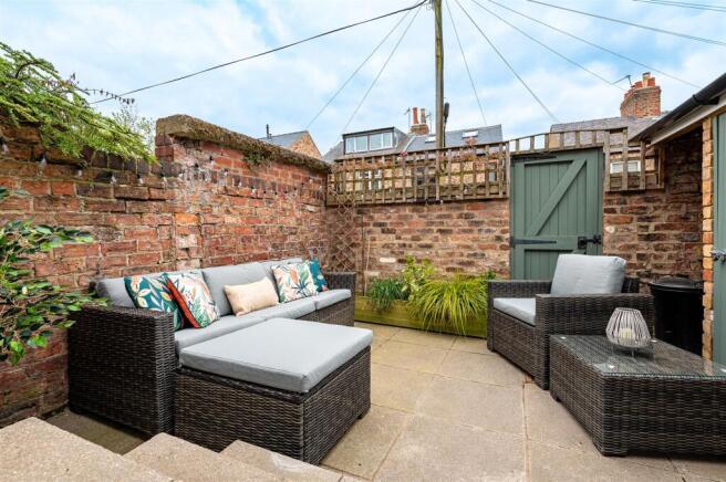 4 bed Terraced for sale Image 3