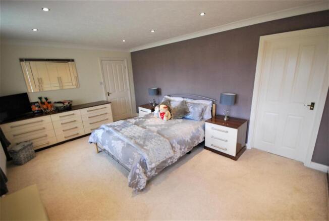MASTER BEDROOM: