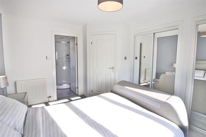 HazelwoodGrove_Bedroom1_3.jpg