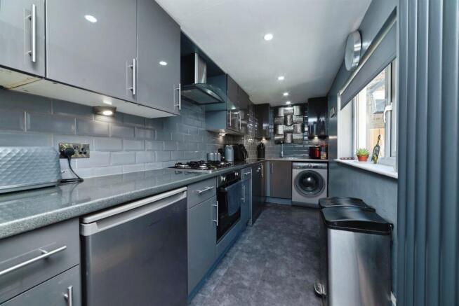 3 bed Terraced for sale Image 6