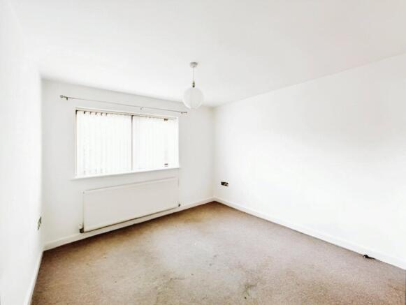 2 bed Flat for sale Image 4
