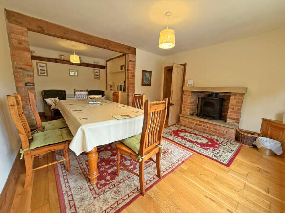 4 bed Semi-Detached for sale Image 7