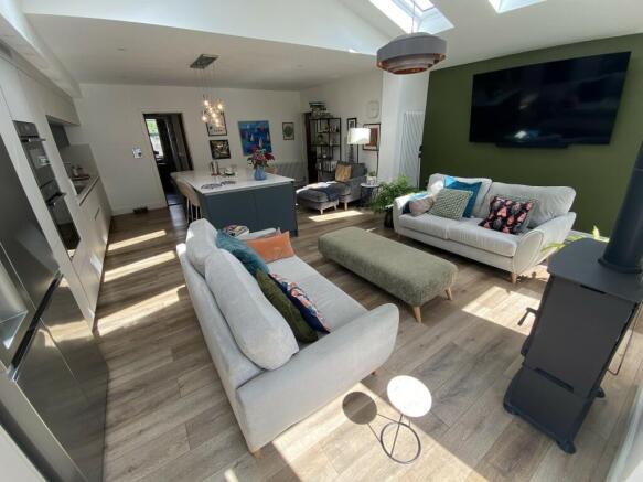 Kitchen/dining/living room