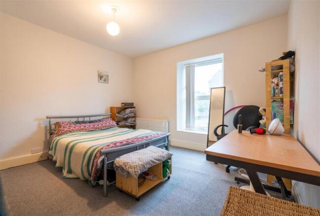 Bedroom 1_.jpg