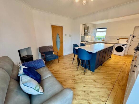 4 bed Detached for sale Image 4