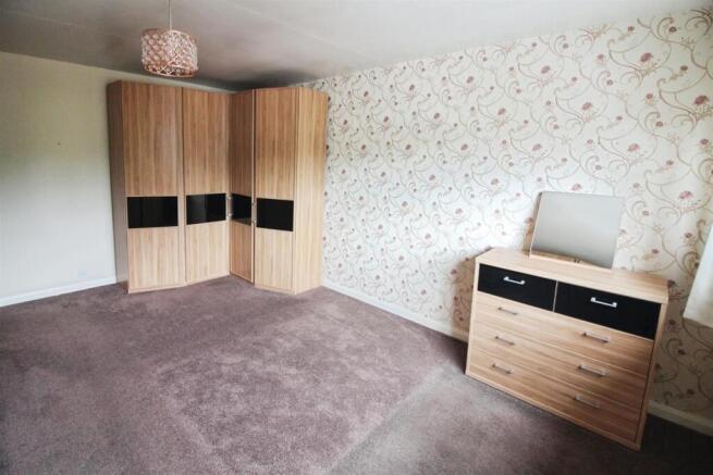 3 bed Semi-Detached Bungalow for sale Image 7