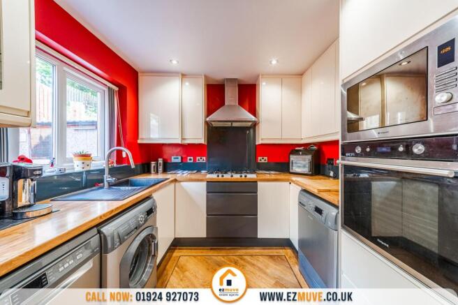 3 bed Semi-Detached for sale Image 6