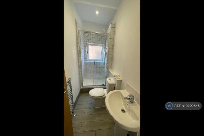 3 bed Terraced to rent Image 6
