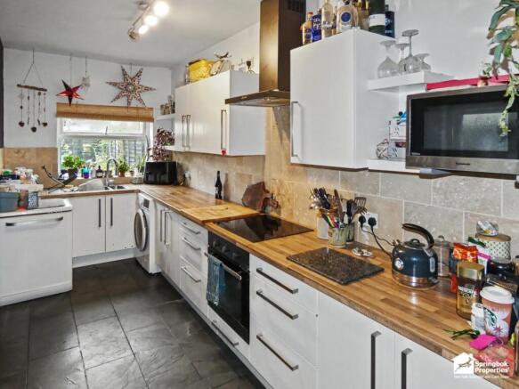 4 bed Terraced for sale Image 4