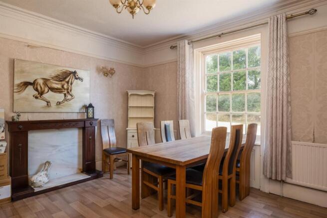 6 bed House for sale Image 6