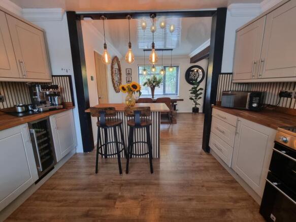 3 bed Detached for sale Image 7