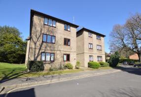 15, Calluna Court, Woking GU22 7HU