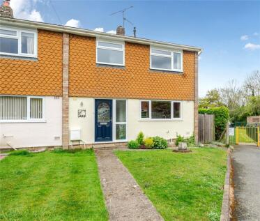 Wentworth Close, Farnham, Surrey, GU9