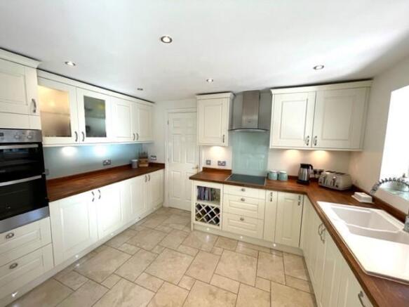 BREAKFAST KITCHEN