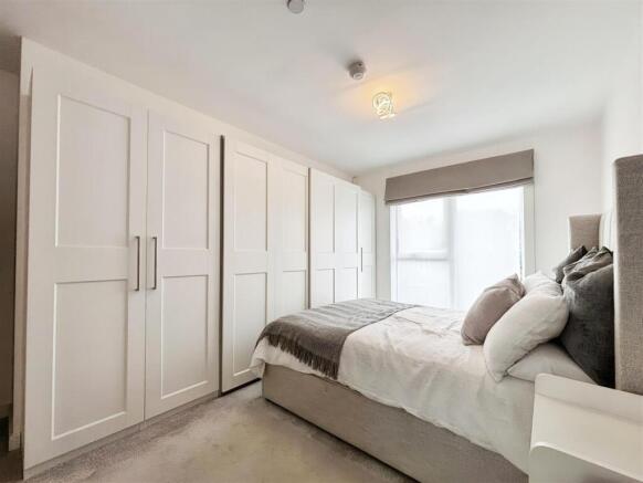 04ef6353-Bedroom 202.jpg