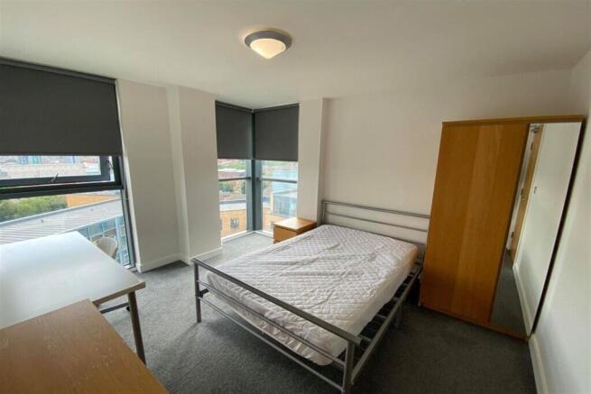 2 bed Apartment to rent Image 6