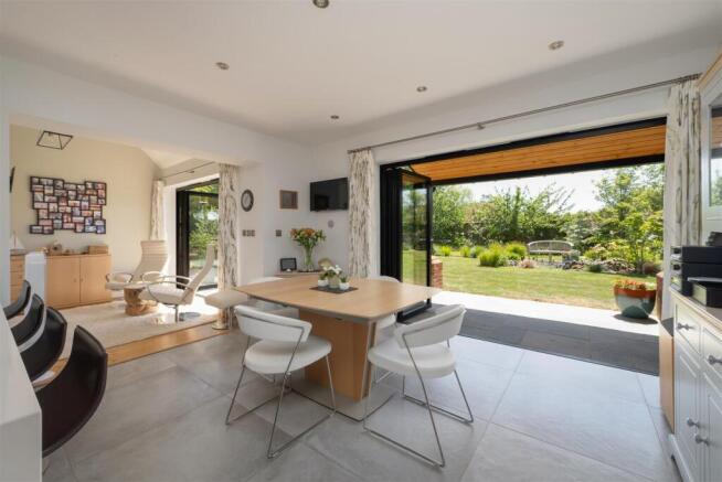 Chestfield Farm Court, The Drove, Chestfield, Whit