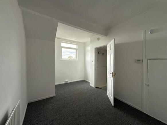 3 bed House to rent Image 7