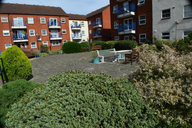 Photo 10