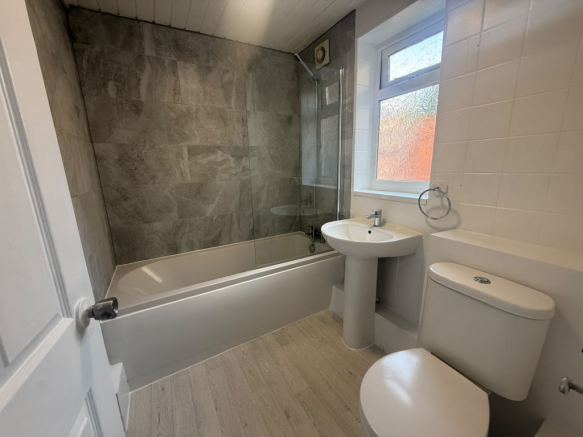 3 bed End of Terrace to rent Image 5
