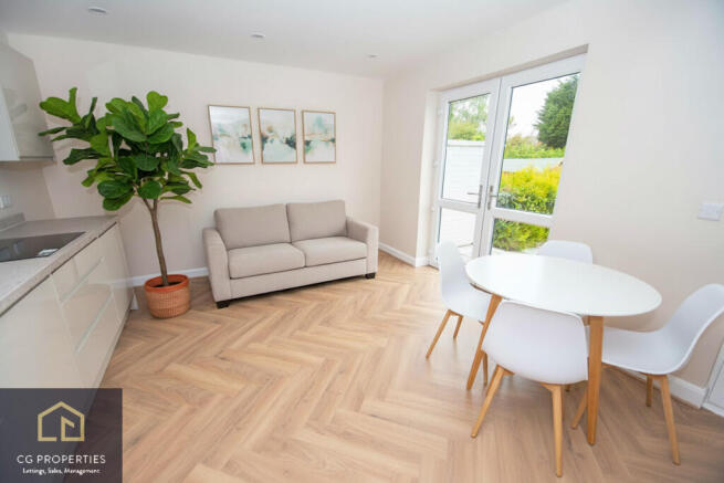 3 bed Semi-Detached for sale Image 6