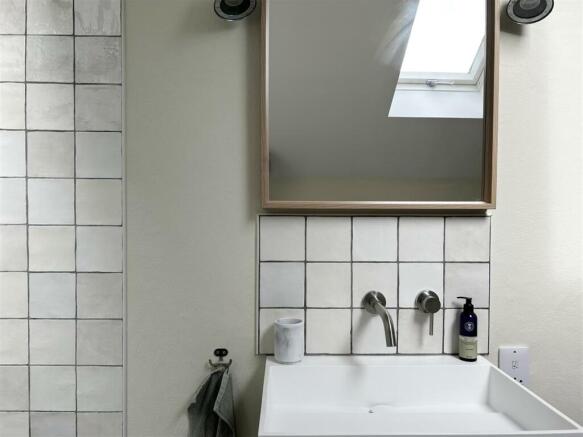 BATHROOM DETAIL.jpeg