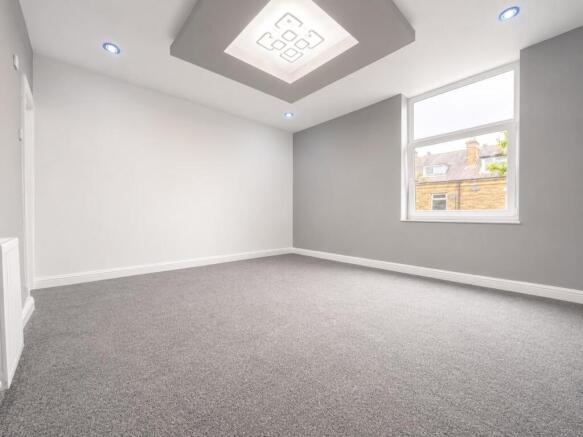 4 bed Terraced to rent Image 7