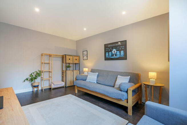 2 bed Apartment for sale Image 12