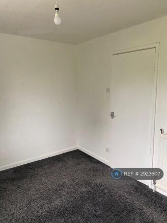 2 bed Terraced to rent Image 10