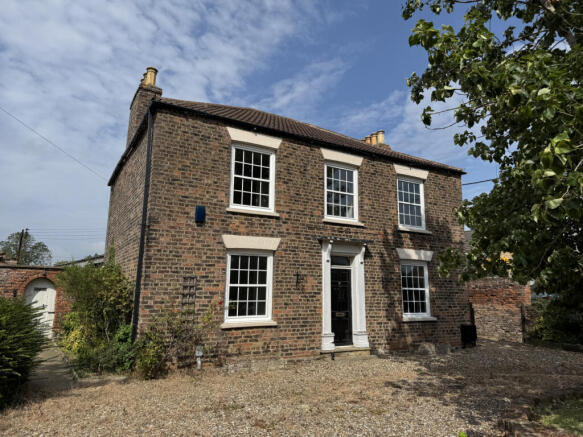 5 Bed det. house with bldgs & 5.25 acres