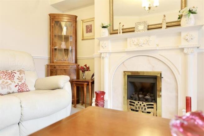 4 bed Semi-Detached for sale Image 7