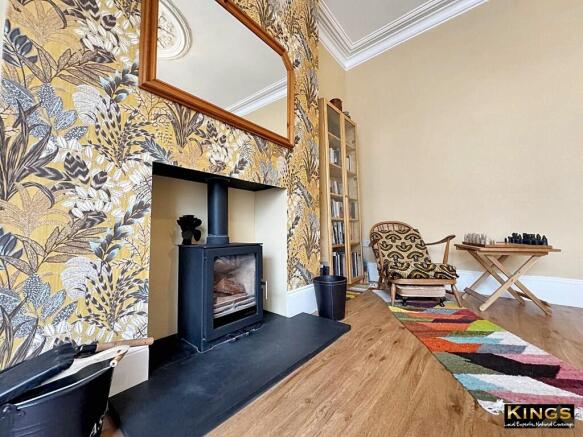 4 bed Town House for sale Image 6