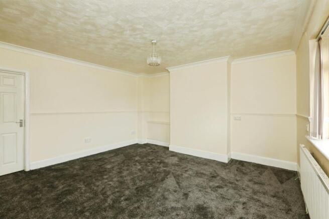 3 bed Semi-Detached for sale Image 6