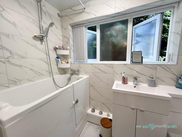 2 bed Flat to rent Image 8