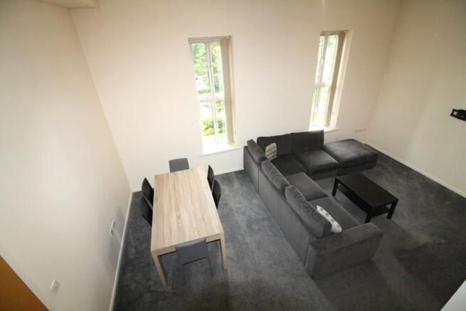 2 bed Apartment to rent Image 10