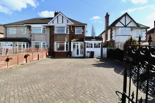 Front Garden/Driveway